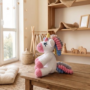 O minune de îmbrățișat: un unicorn croșetat manual - jucării și echipamente pentru copii - plușuri - unicorn - Artynos.ro