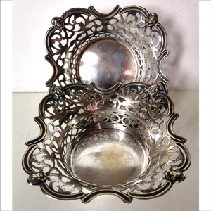 Farfurie de servit cu model ajurat, in stil edwardian, 2 bucati, Bijuterii, Suporturi si cutii de bijuterii, Cutii de bijuterii, , ARTYNOS