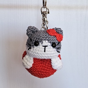 Breloc handmade pisica cu inima rosie Amigurumi, Genti si portofele, Accesorii genti, Breloc, Crosetat, Cusatura, ARTYNOS