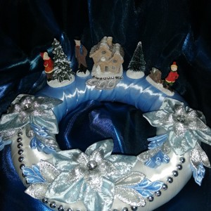 Crăciun albastru decor de masă cu cabana - crăciun - decorațiuni de crăciun de casă - decor pentru masă de crăciun - Artynos.ro