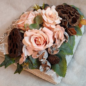 Cartea amintirilor � obiect decorativ funerar unic din beton, cu aranjament floral -  - Artynos.ro