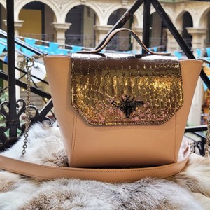 MIDI city rosegold cu albină - geantă de umăr din piele de vacă -  - Artynos.ro