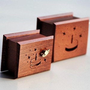 Birthday music box mahon Happy Birthday to You - casă & stil de viață - accesorii pentru decorat casa - decorațiuni de masă și decorațiuni pentru rafturi  - cutii muzicale - Artynos.ro