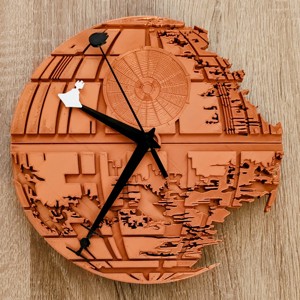 Ceas de perete Star Wars 3D din alama, , , Cu 22 cm mai gros decat celelalte. Asa paraseste nava spatiala planeta. Un produs minunat detaliat,..., ARTYNOS