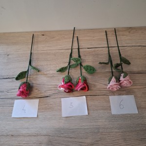 Trandafiri croșetați -  - Artynos.ro