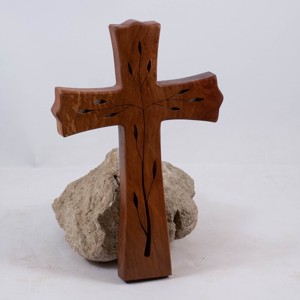Cruce din lemn modelată, cruce de perete -  - Artynos.ro