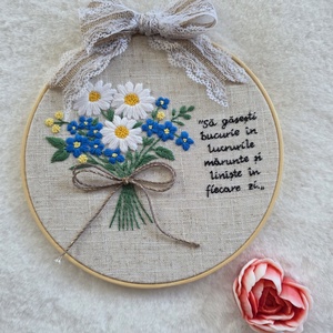 Tablou brodat manual cu flori de camp si mesaj inspirational , Arte vizuale si accesorii , Imagini cu broderii, Alte tablouri textil, Broderie, Cusatura, ARTYNOS