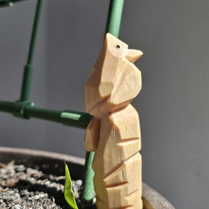 Pasăre pe buștean  - arte vizuale și accesorii  - sculptură - statuie lemn - Artynos.ro