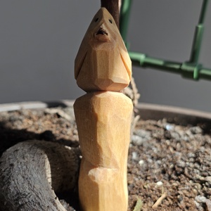 Pasăre pe buștean - arte vizuale și accesorii  - sculptură - statuie lemn - Artynos.ro