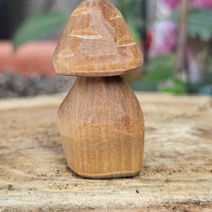 Hobbit 'shroom - arte vizuale și accesorii  - sculptură - statuie lemn - Artynos.ro