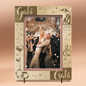 Rama foto gravata personalizat, disponibila pentru nunta sau logodna., Accesorii nunta, Amintiri si cadouri de nunta, Cadou nunta, Rama foto cu pusculita de bani, Gravare, pirogravura, ARTYNOS