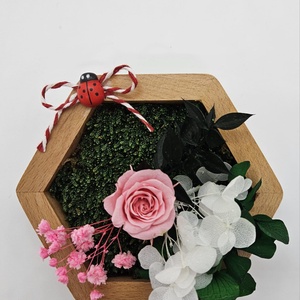 Martisor hexagon cu trandafir criogenat, Bijuterii, Martisor, Aranjament de flori, ARTYNOS