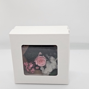 Martisor hexagon cu trandafir criogenat - bijuterii - mărțișor - Artynos.ro