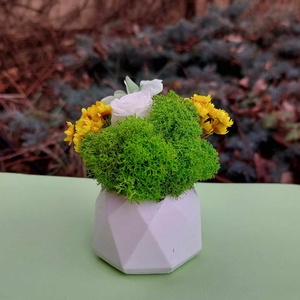 Martisor cu trandafir criogenat si licheni - bijuterii - mărțișor - Artynos.ro