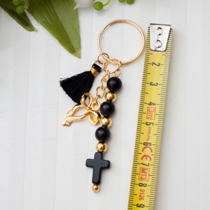 Breloc, ornament pentru geantă - Cruce negru/galben -  - Artynos.ro