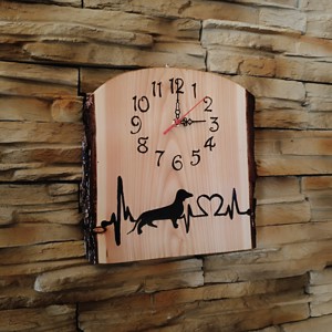 Ceas de perete din pin roșu cu câine dachshund -  - Artynos.ro
