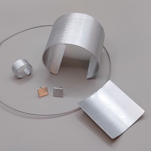 Minimală în formă de pană din aluminiu - bijuterii - seturi de bijuterii - Artynos.ro Minimală în formă de pană din aluminiu - bijuterii - seturi de bijuterii - Artynos.ro