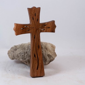 Cruce din lemn cu model, cruce de perete  - casă & stil de viață - accesorii religioase - cruce - Artynos.ro