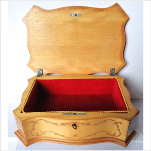 Cutie de comori cu incrustări în stil baroc - bijuterii - suporturi și cutii de bijuterii - cutii de bijuterii - Artynos.ro