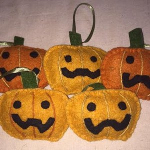 Ornamente de Haloween realizate din pâslă - casă & stil de viață - accesorii pentru decorat casa - halloween - tot ce ai nevoie pentru petrecere! - ornamente de halloween - Artynos.ro
