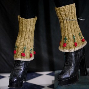 BIBI - tricotată manual  - îmbrăcăminte și modă - pantofi, papuci, șosete - încălzitor picioare - Artynos.ro