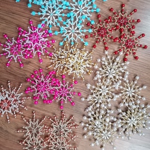 Stele de Crăciun din mărgele - crăciun - decorațiuni de crăciun de casă - figurine pentru pomul de crăciun - Artynos.ro