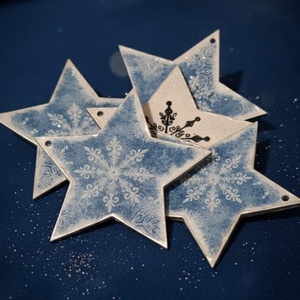 Stelute , Craciun, Decoratiuni de Craciun de casa, Figurine pentru pomul de Craciun, Decoupage, transfer si tehnici servetel, Decor stelute din lemn. 25 bucata, ARTYNOS
