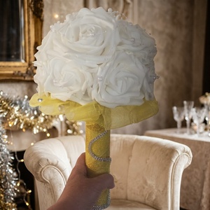 Buchet de Mireasă Golden Elegance   - accesorii nuntă - buchet mireasă  - Artynos.ro