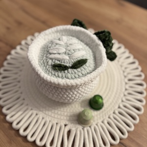Pistacchio latte crosetat , Accesorii nunta, Materiale decor pentru nunta, Decoratiuni pentru masa de nunta , Crosetat, Realizat manual din material de catifea pufos si moale, ideal pentru a decora un colt al casei tale..., ARTYNOS