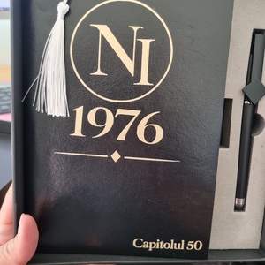 Agendă A5 din Piele Ecologica si Pix Multifunctional cu Gel Negru Personalizata - casă & stil de viață - seturi de cadou - Artynos.ro