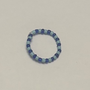 Inel din mărgeluțe albastre - bijuterii - inele - inele cu perle - Artynos.ro