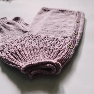 Cardigan tricotat manual - îmbrăcăminte și modă - haine damă - hanorace, cardigane - Artynos.ro Cardigan tricotat manual - îmbrăcăminte și modă - haine damă - hanorace, cardigane - Artynos.ro