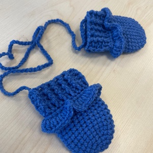 Set caciulita si manusi nou-nascut - jucării și echipamente pentru copii - saci și seturi pentru copii - seturi pentru copii - Artynos.ro