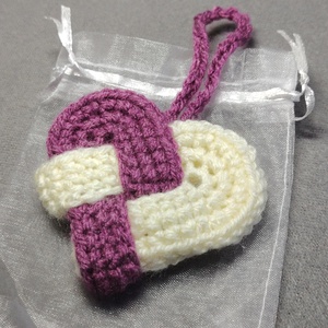 Breloc crosetat inima - genți și portofele - accesorii genți - breloc - Artynos.ro