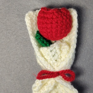 Mini buchet cu un lalea crosetata - casă & stil de viață - decorațiuni de casă - accesorii florale - buchete de flori - Artynos.ro