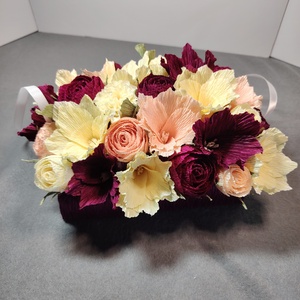 Aranjament floral din hartie creponata - casă & stil de viață - decorațiuni de casă - accesorii florale - cutii cu flori - Artynos.ro