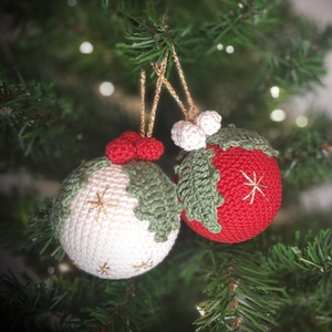 Ornament de Crăciun - Set de două globuri croșetate manual - crăciun - decorațiuni de crăciun de casă - globuri de crăciun - Artynos.ro