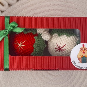 Ornament de Crăciun - Set de două globuri croșetate manual - crăciun - decorațiuni de crăciun de casă - globuri de crăciun - Artynos.ro