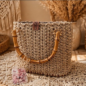 Geanta artizanala bej handmade cu manere din bambus � Stil Boho Natural - Artynos.ro