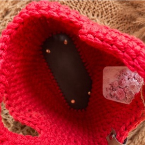 Geantă handmade croșetată roșie � Stil Boho Chic - genți și portofele - genți de mână și umăr - geantă casual - Artynos.ro