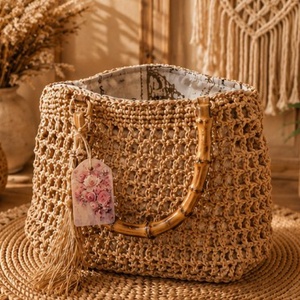 Geantă artizanală din Raffia cu manere din bambus - genți și portofele - genți de mână și umăr - geantă casual - Artynos.ro
