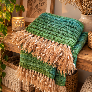 Șal Handmade din Mohair Verde � Eșarfă cu Franjuri, Lucrată Manual - îmbrăcăminte și modă - eșarfe, pălării, fularuri - șaluri - Artynos.ro