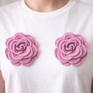 Tricou alb din bumbac cu aplicatii florale 3D crosetate manual � Pink Flowers - Artynos.ro