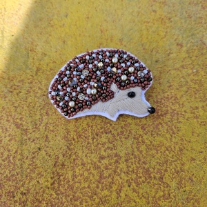 Broșă arici - bijuterii - mărțișor - Artynos.ro