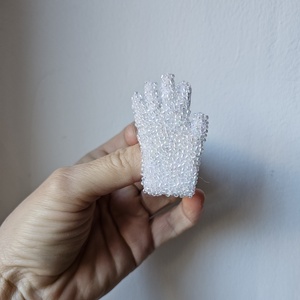 Broșă Michael Jackson glove - bijuterii - broșe - Artynos.ro