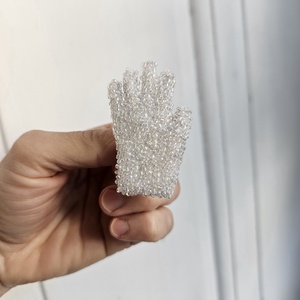 Broșă Michael Jackson glove - bijuterii - broșe - Artynos.ro