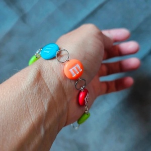 Brățară cu bombonele colorate - bijuterii - brățări - brățări din mărgele - Artynos.ro