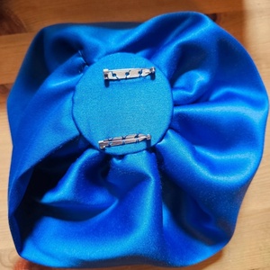 Floare mare oversize pentru accesorizare - bijuterii - broșe - Artynos.ro