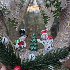 Coroniță Crăciun cu omuleți de zăpadă - crăciun - decorațiuni de advent - coroniță advent - Artynos.ro