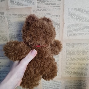 Jucarie crosetata ursulet pufos - jucării și echipamente pentru copii - plușuri - ursuleț de pluș - Artynos.ro